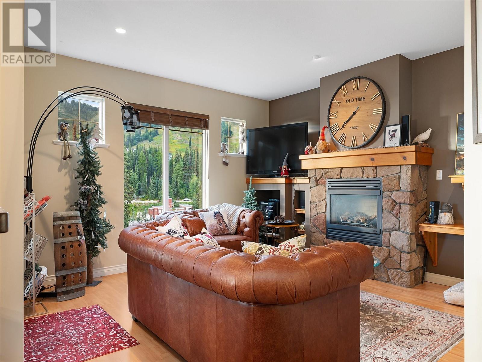 415 Silver Queen Road Unit# 2, Silver Star