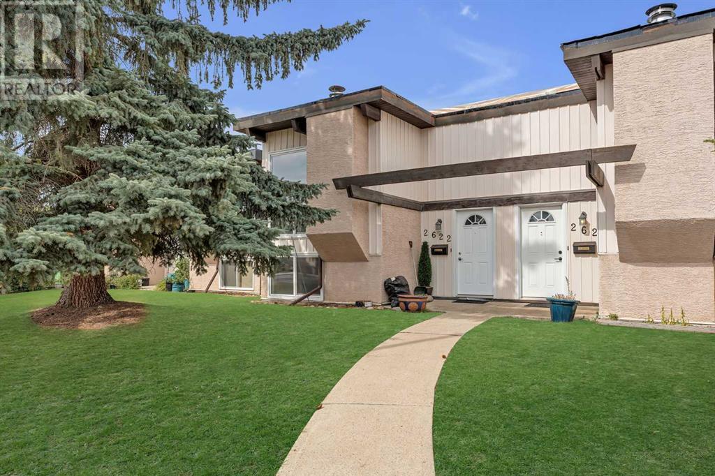 Single Family House Bi-level for Sale in  Oakmoor Drive SW Oakridge Calgary 