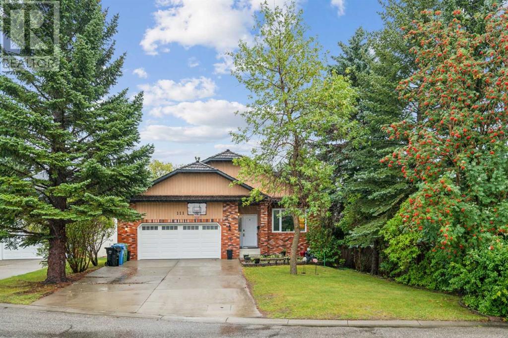 Single Family House Bungalow for Sale in  Edforth Place NW Edgemont Calgary 