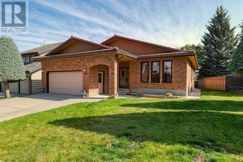 Single Family House Bungalow for Sale in  Oakmount Way SW Oakridge Calgary 