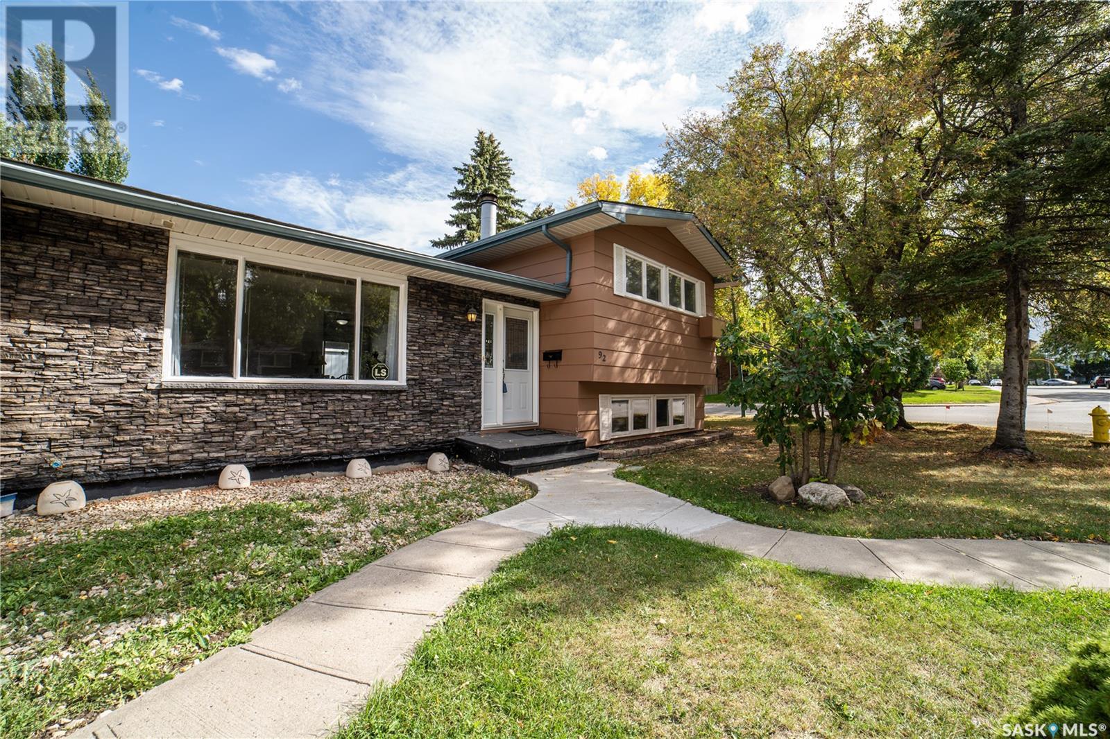 Single Family House for Sale in  Lockwood ROAD Regina 