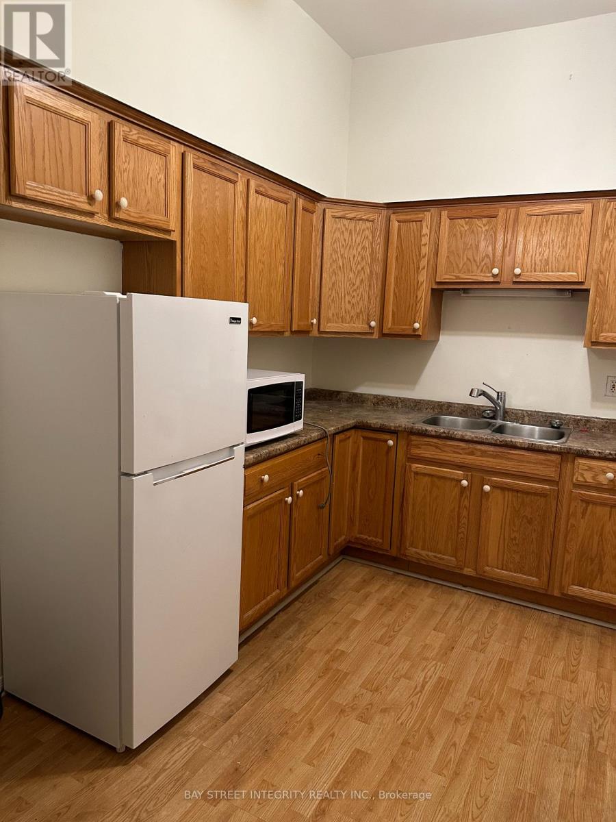 Photo 17 of 2 88 Colborne St Street, Brantford ON