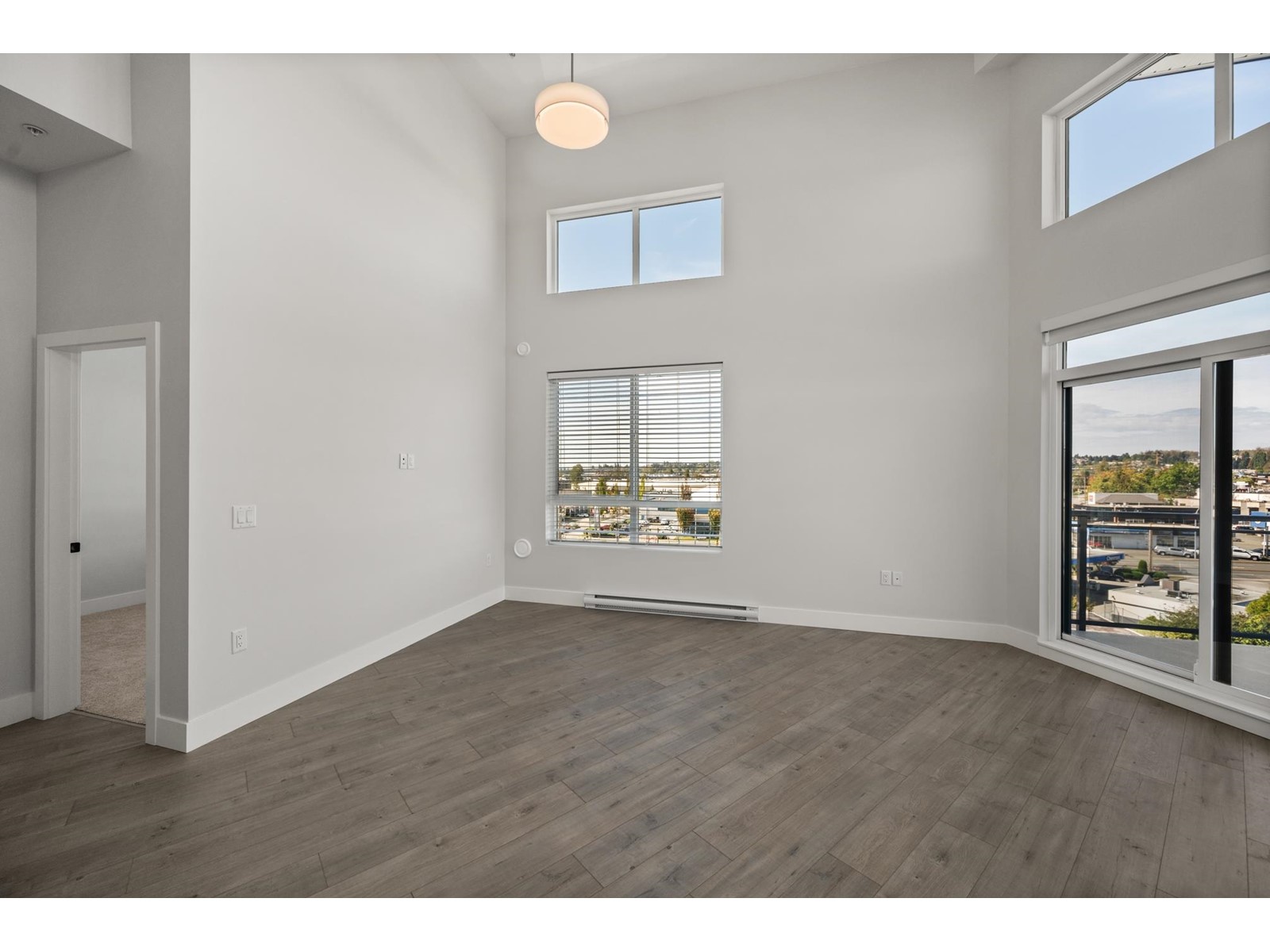 615 20061 FRASER HIGHWAY, Langley real estate listing R2928218
