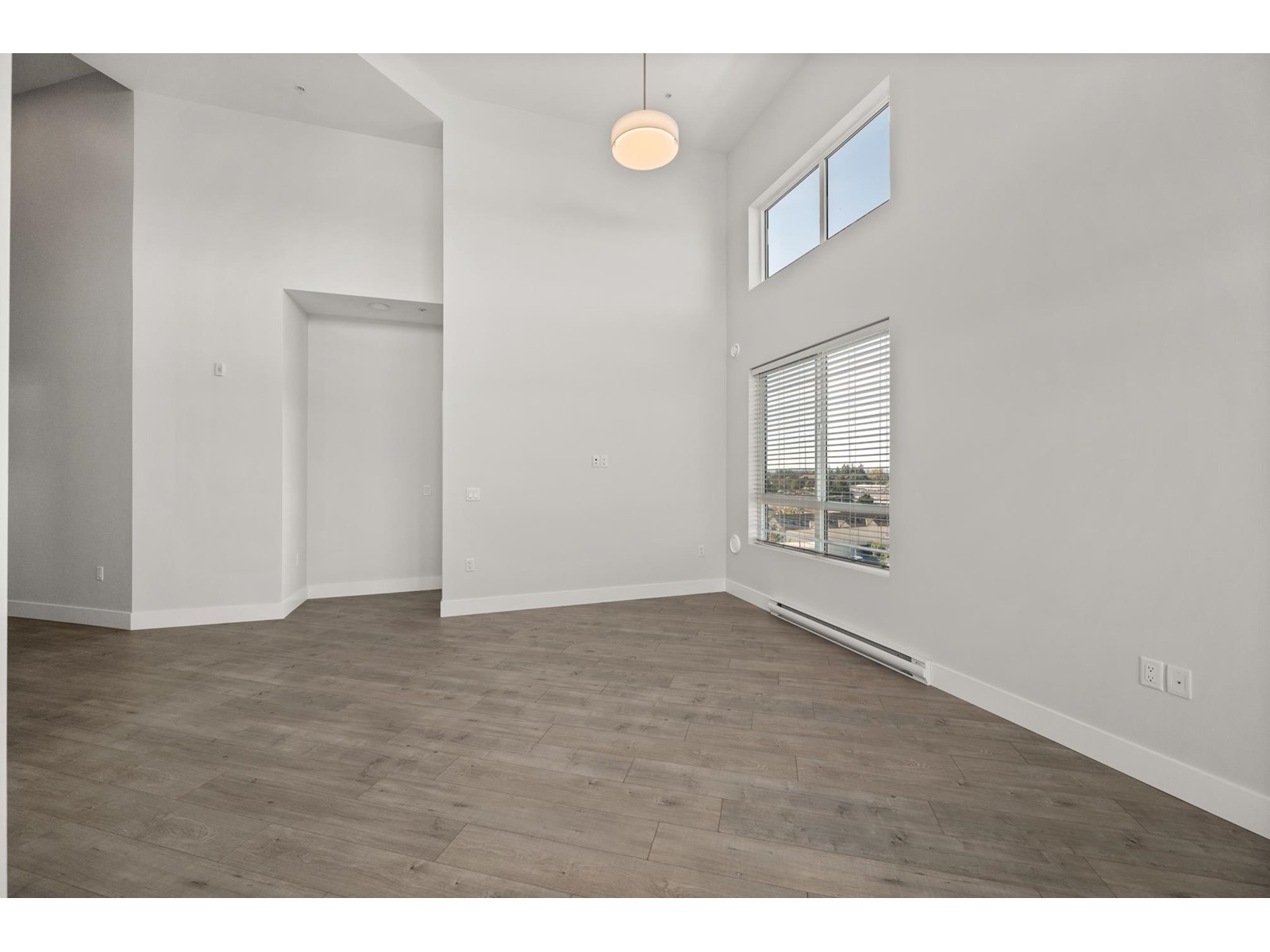 615 20061 FRASER HIGHWAY, Langley real estate listing R2928218