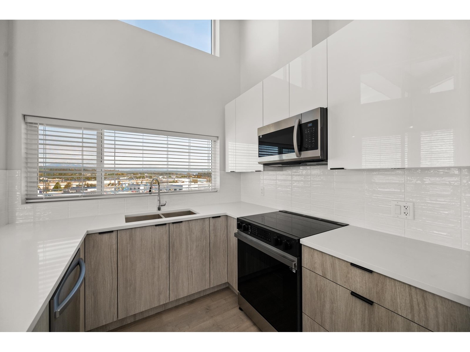 615 20061 FRASER HIGHWAY, Langley real estate listing R2928218