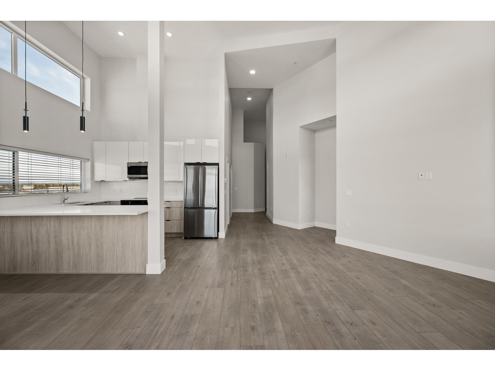 615 20061 FRASER HIGHWAY, Langley real estate listing R2928218
