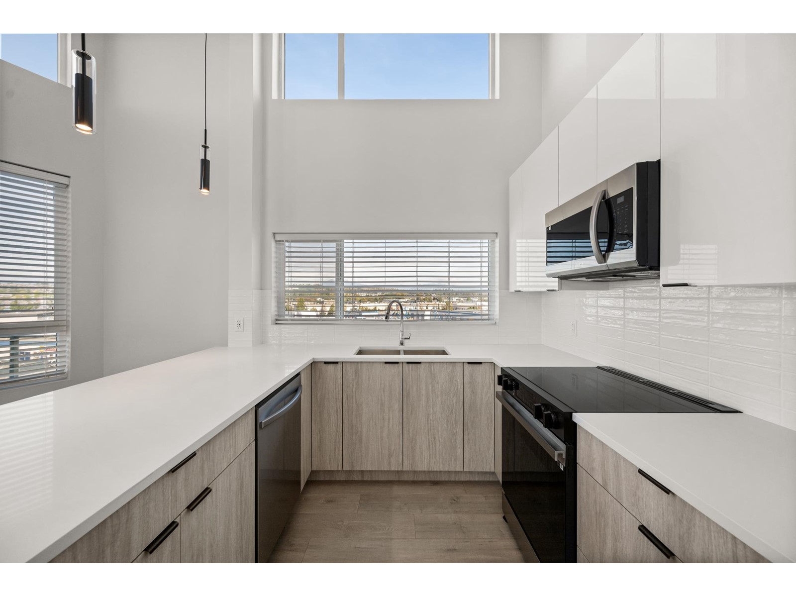 615 20061 FRASER HIGHWAY, Langley real estate listing R2928218