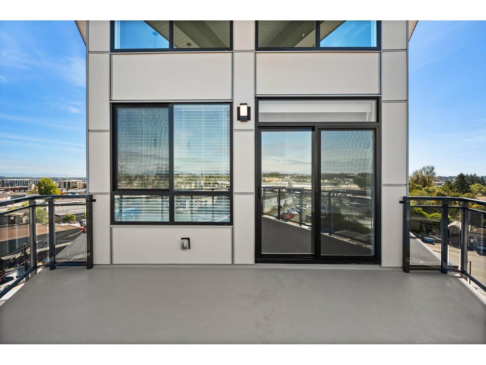 615 20061 FRASER HIGHWAY, Langley real estate listing R2928218