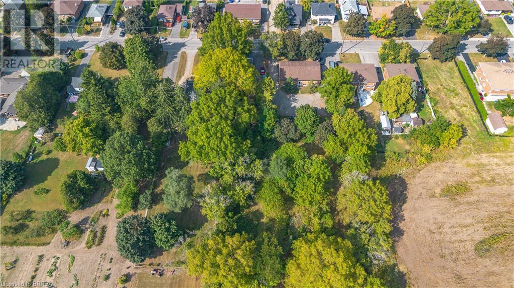 Photo 11 of 108 Baldwin Avenue, Brantford ON
