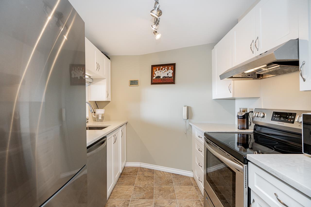 502 15111 RUSSELL AVENUE, White Rock real estate listing R2928654