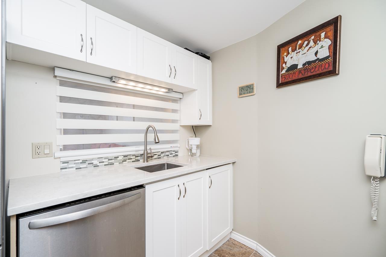 502 15111 RUSSELL AVENUE, White Rock real estate listing R2928654