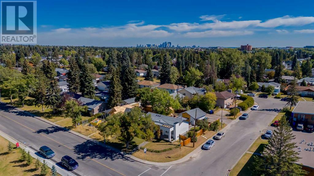 Single Family House Bungalow for Sale in   Street SW Glamorgan Calgary 