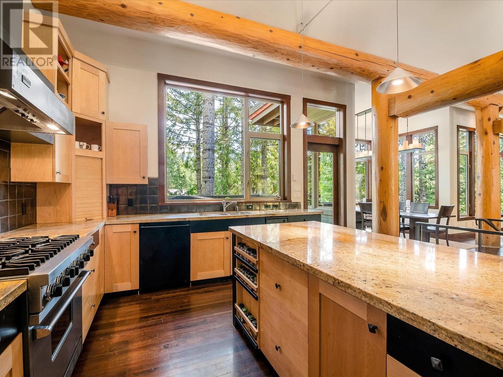 8589 Drifter Way, Whistler