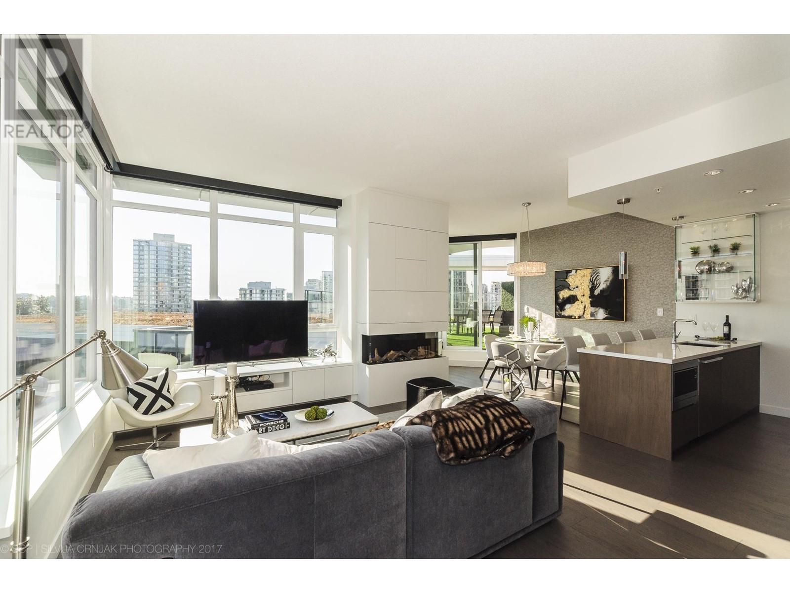 PH2017 68 SMITHE STREET, Vancouver