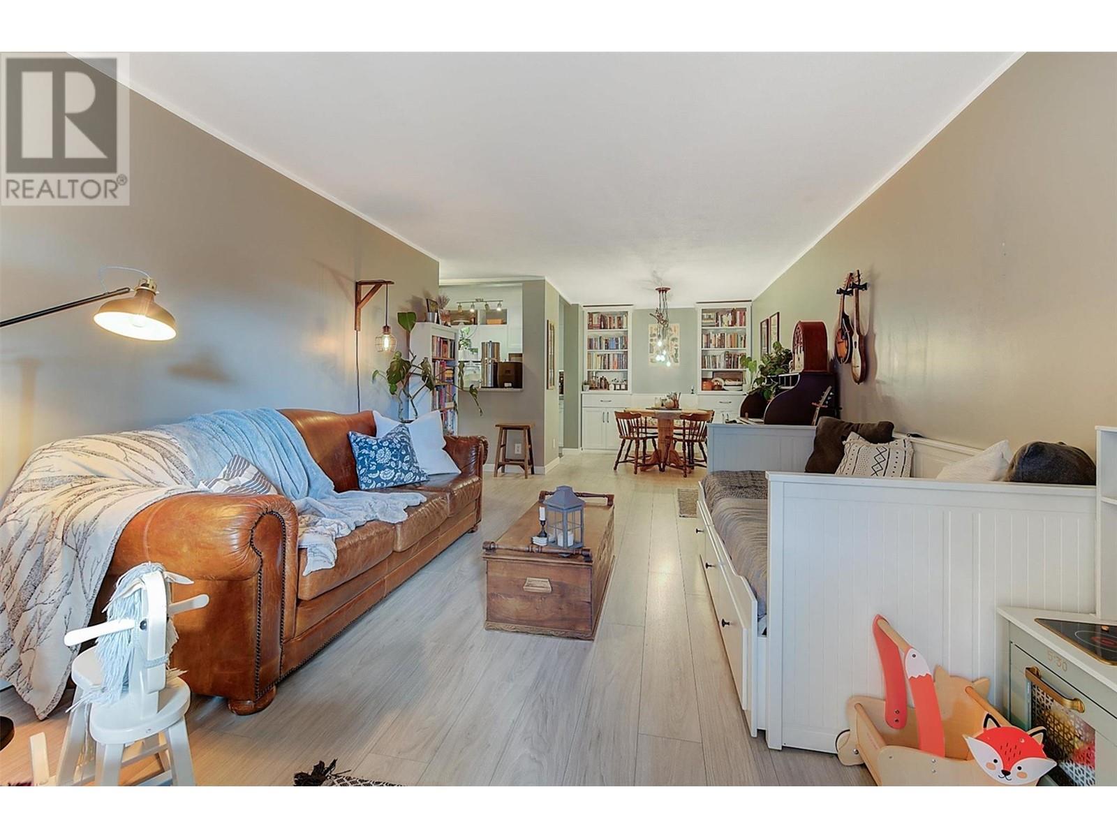 315 709 Houghton Road, Kelowna