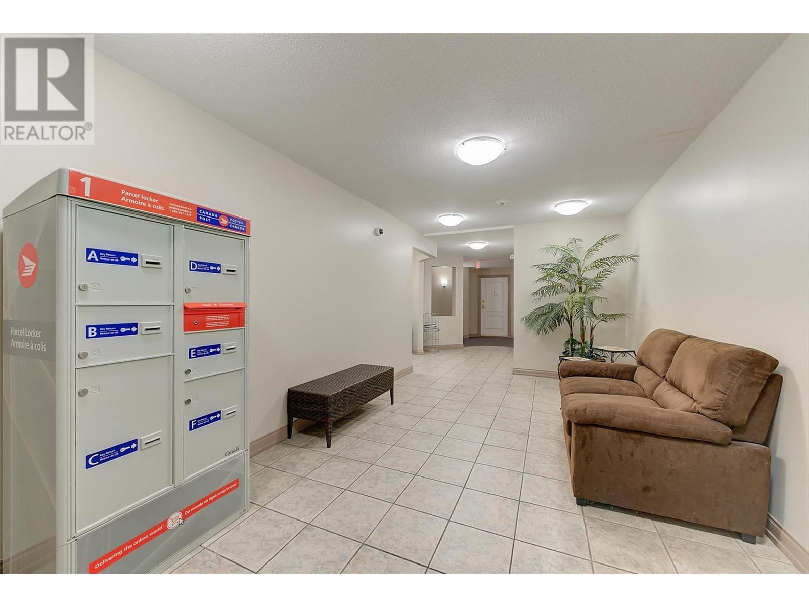 315 709 Houghton Road, Kelowna