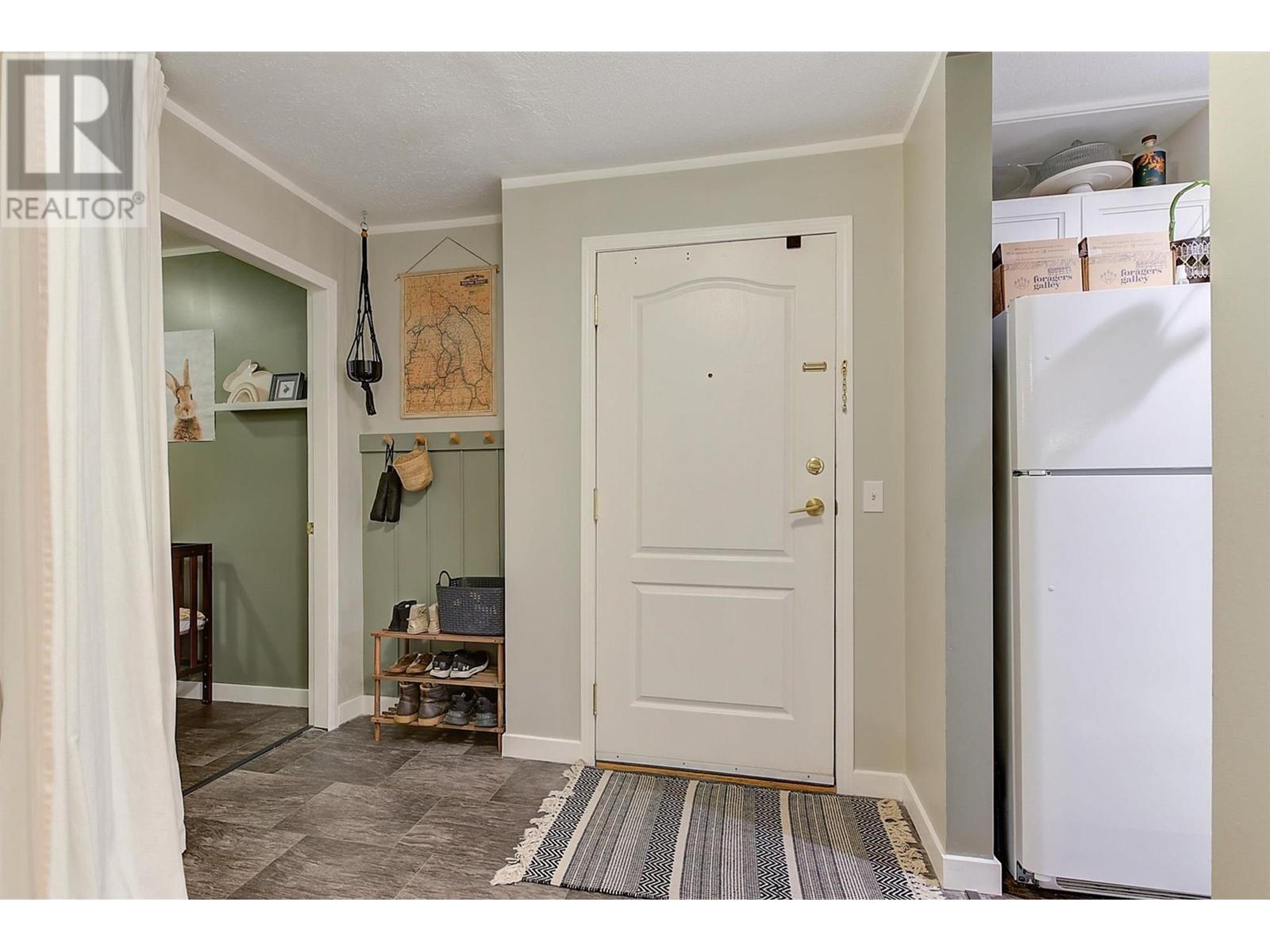 315 709 Houghton Road, Kelowna