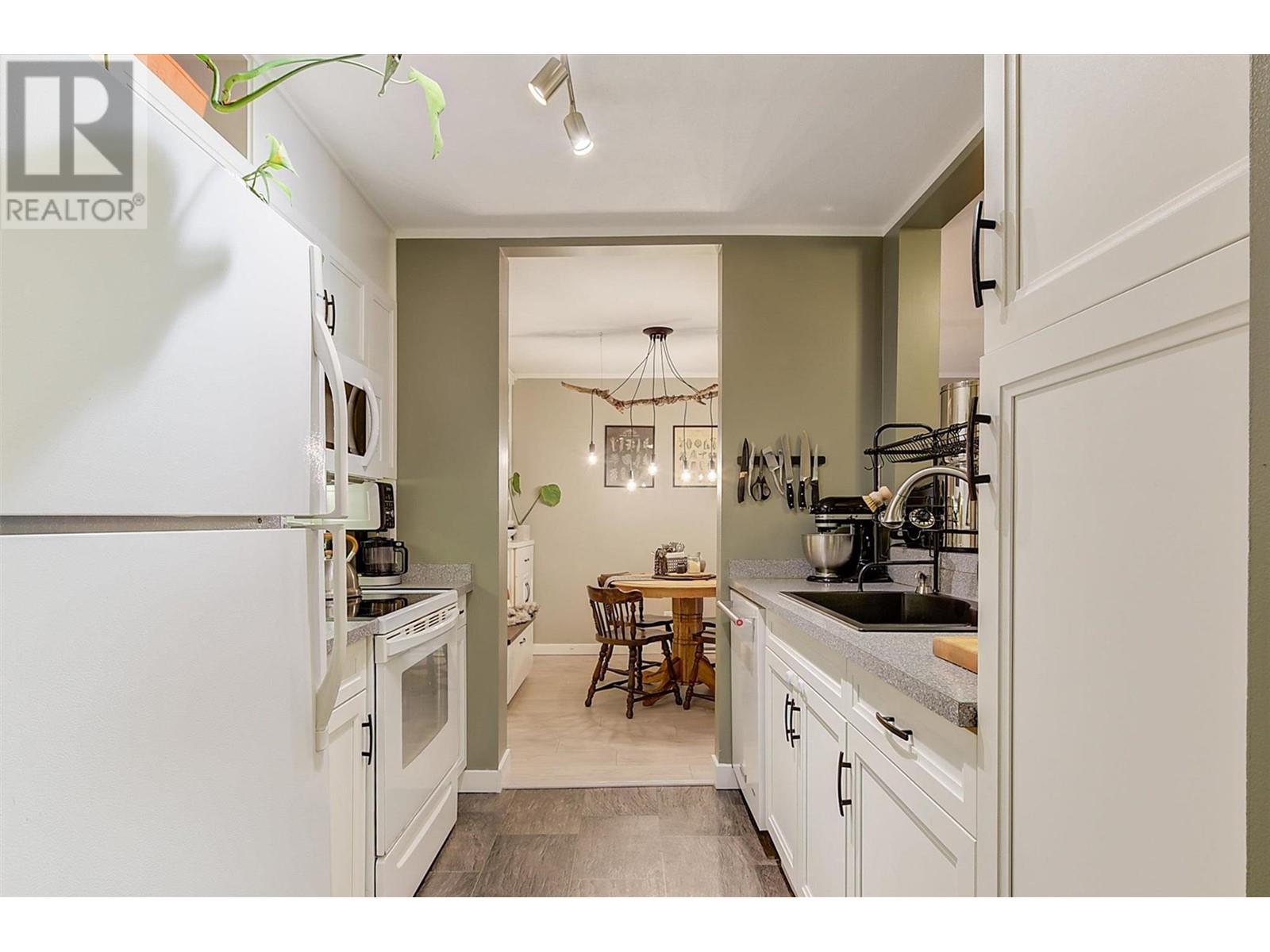 315 709 Houghton Road, Kelowna