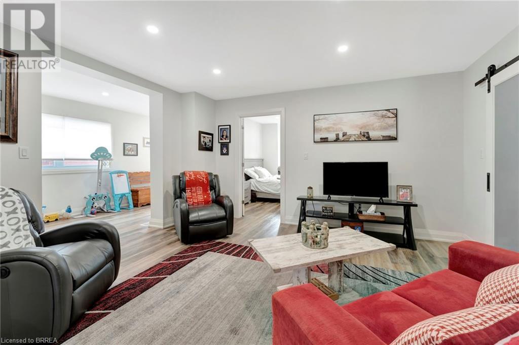 Photo 32 of 157 Terrace Hill Street, Brantford ON