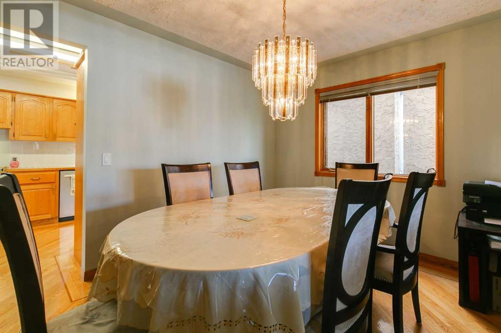 Single Family House for Sale in  Signal Hill Mews SW Signal Hill Calgary 