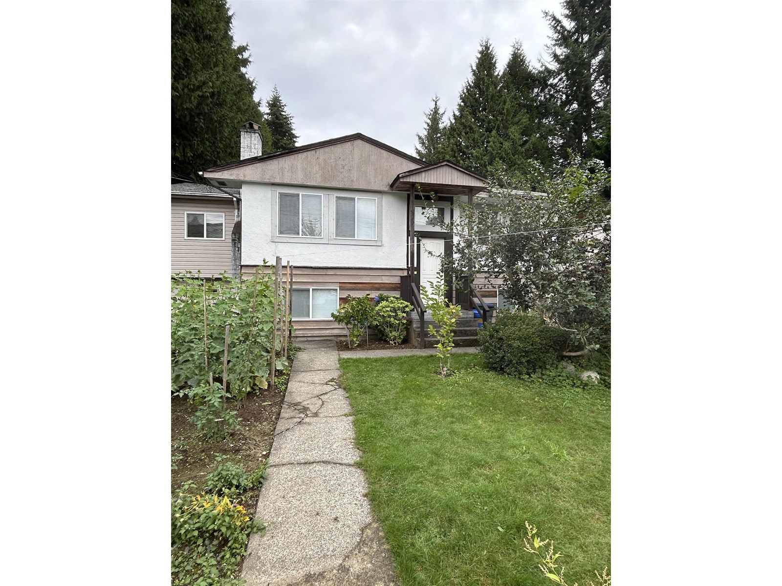 Photo 2 of 10294 144 Street, Surrey BC