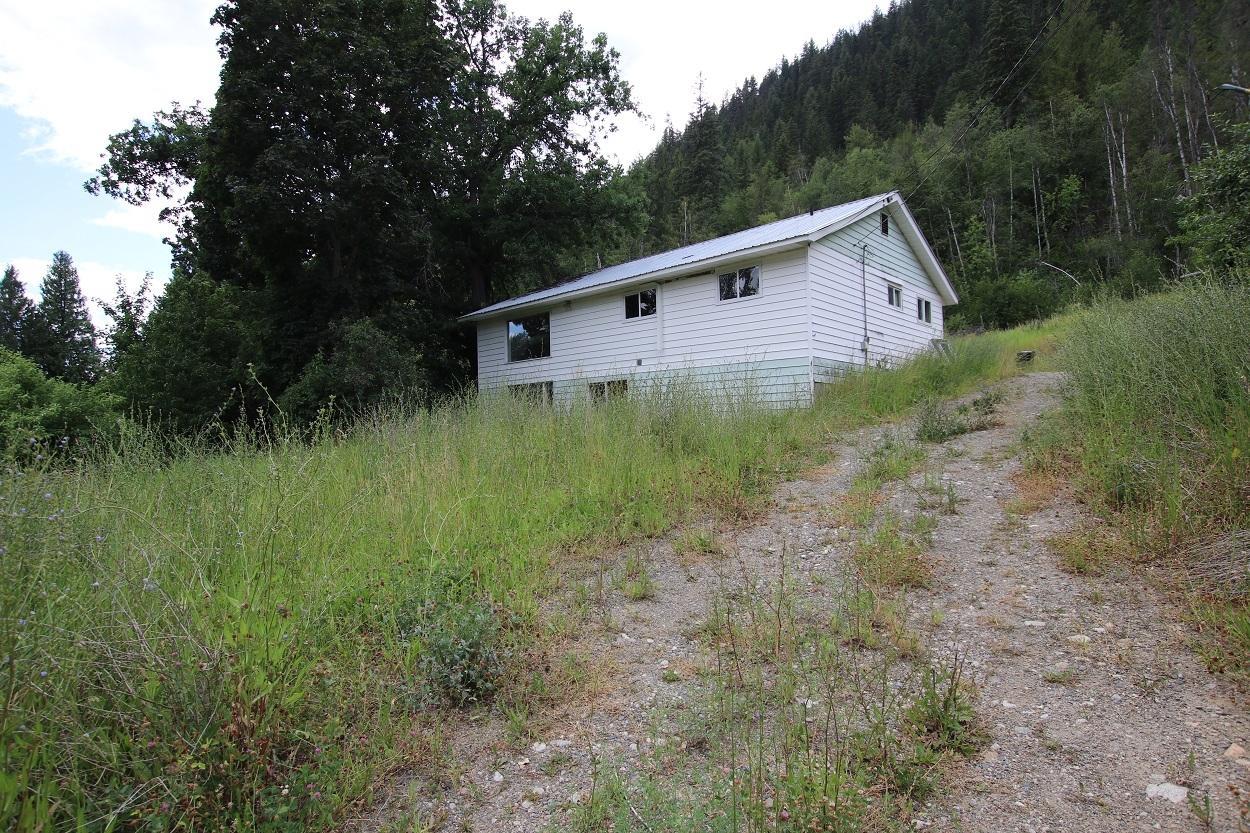 9018 Highway 6, Edgewood