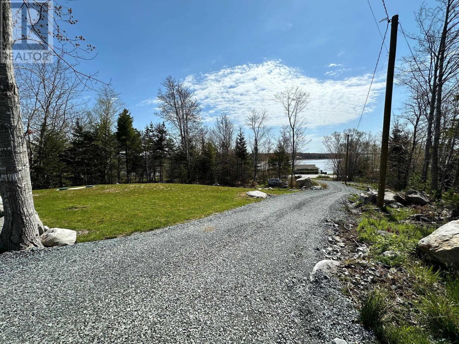 8494 Highway 3, Port Mouton