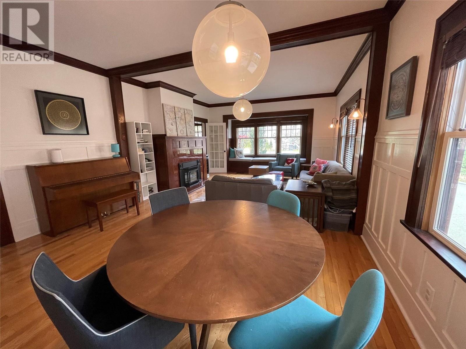  1912 Abbott Street, Kelowna
