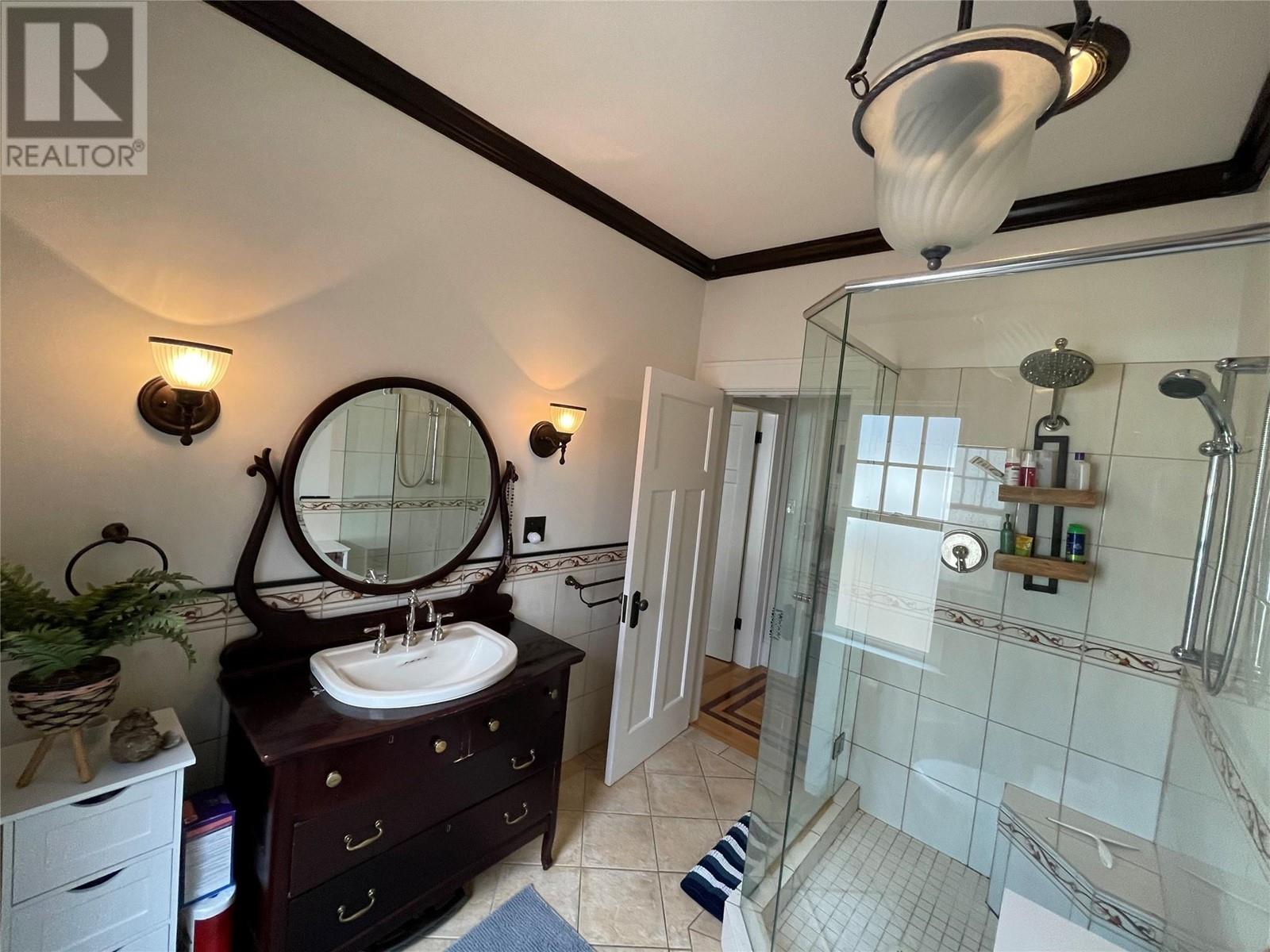  1912 Abbott Street, Kelowna