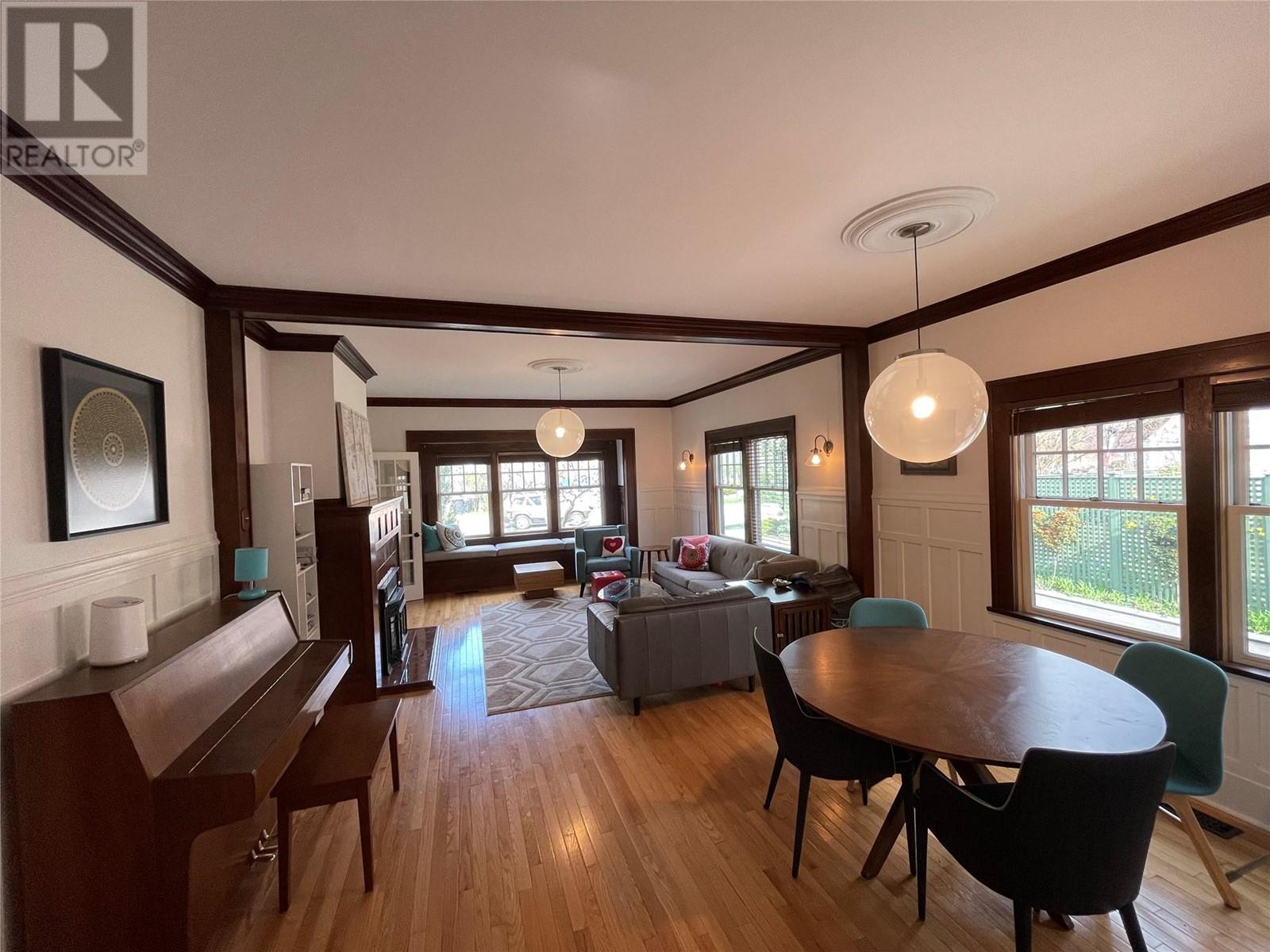  1912 Abbott Street, Kelowna