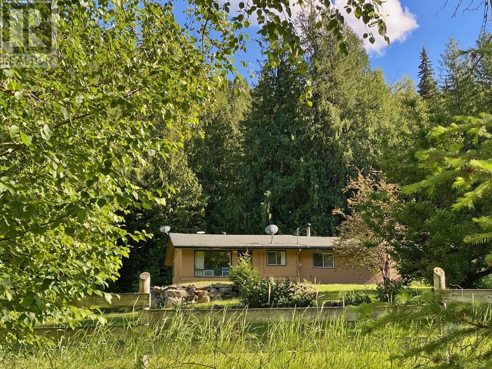 2055 Agate Bay Rd, Barriere