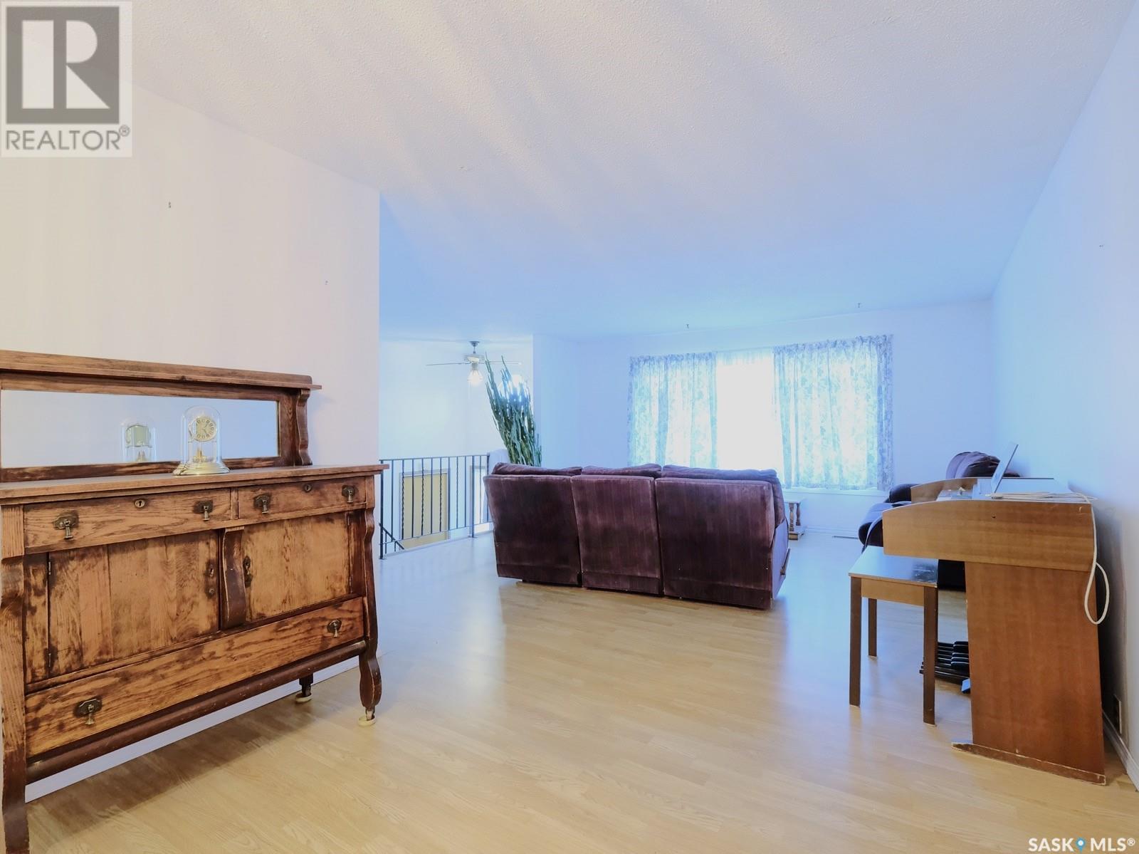 Photo 14 of 407 Fortune Crescent, Rosetown SK