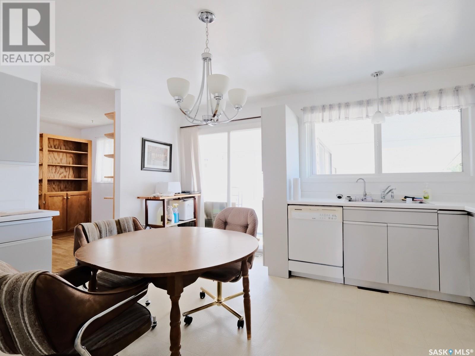 Photo 17 of 407 Fortune Crescent, Rosetown SK