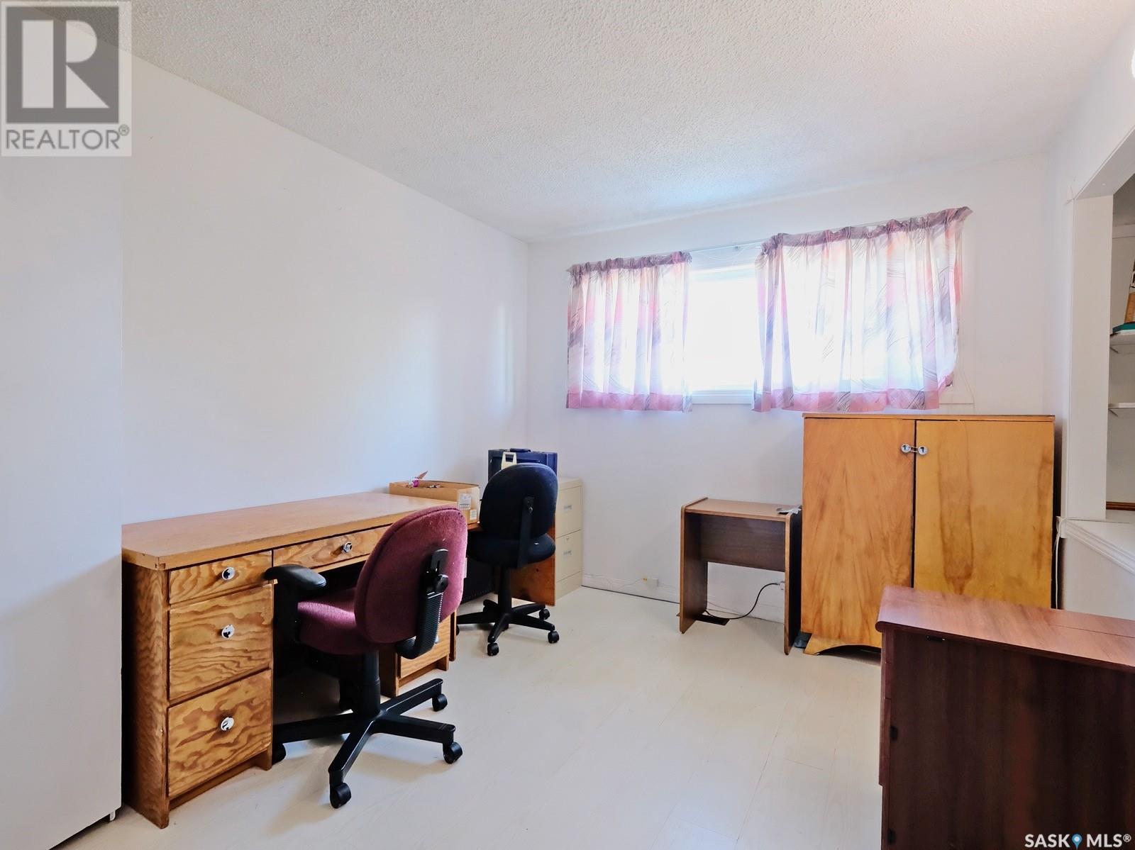 Photo 21 of 407 Fortune Crescent, Rosetown SK