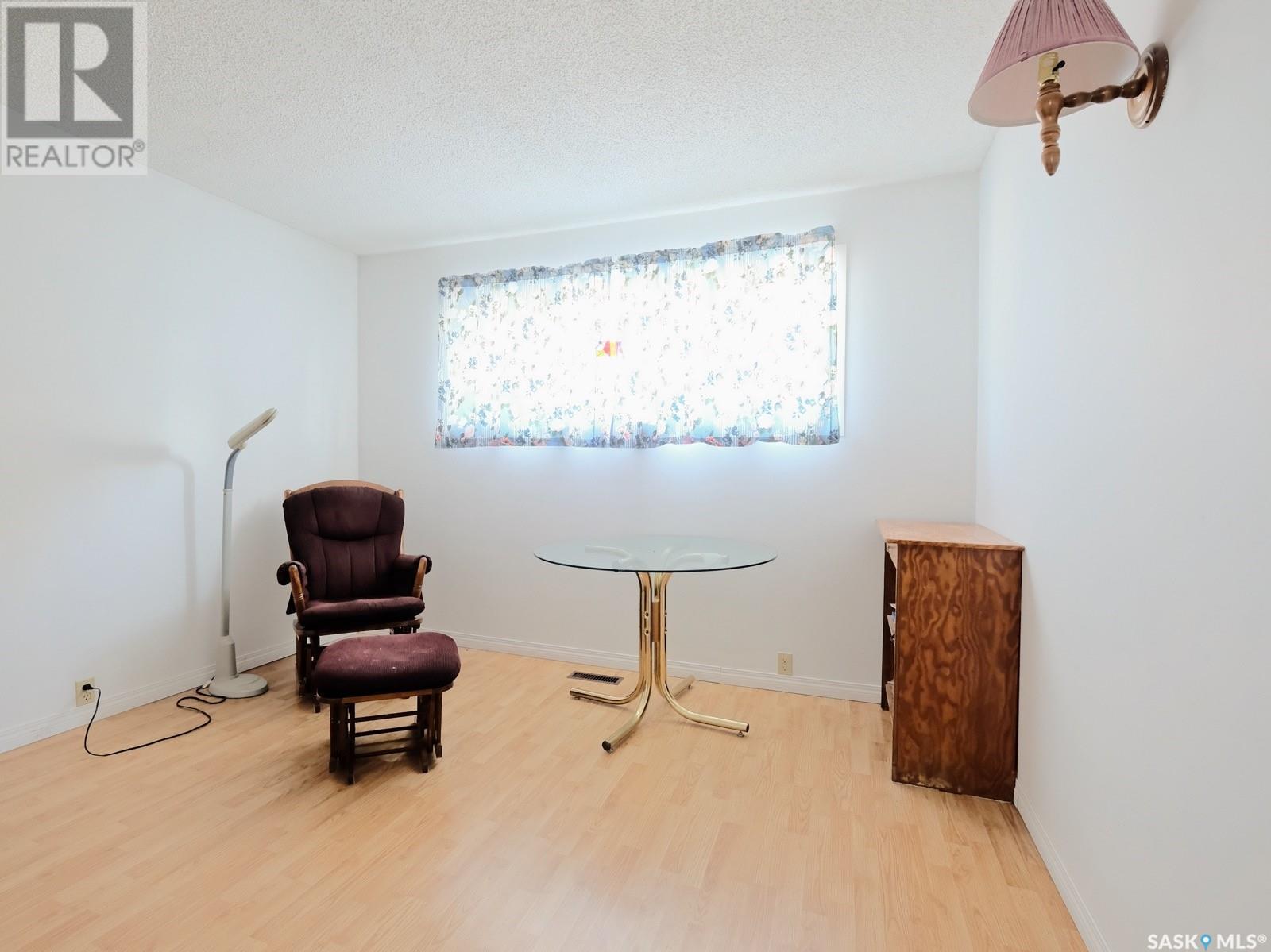Photo 25 of 407 Fortune Crescent, Rosetown SK