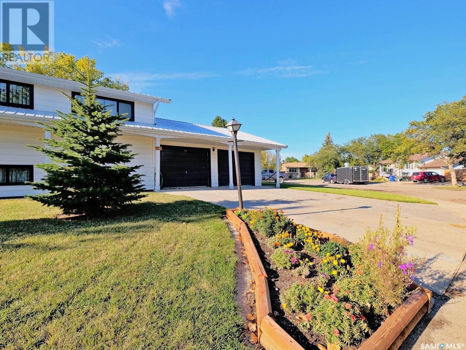 Photo 3 of 407 Fortune Crescent, Rosetown SK