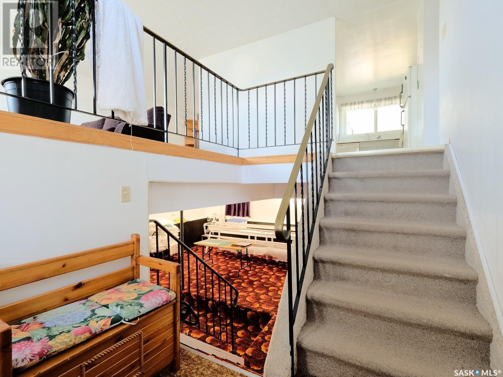 Photo 9 of 407 Fortune Crescent, Rosetown SK