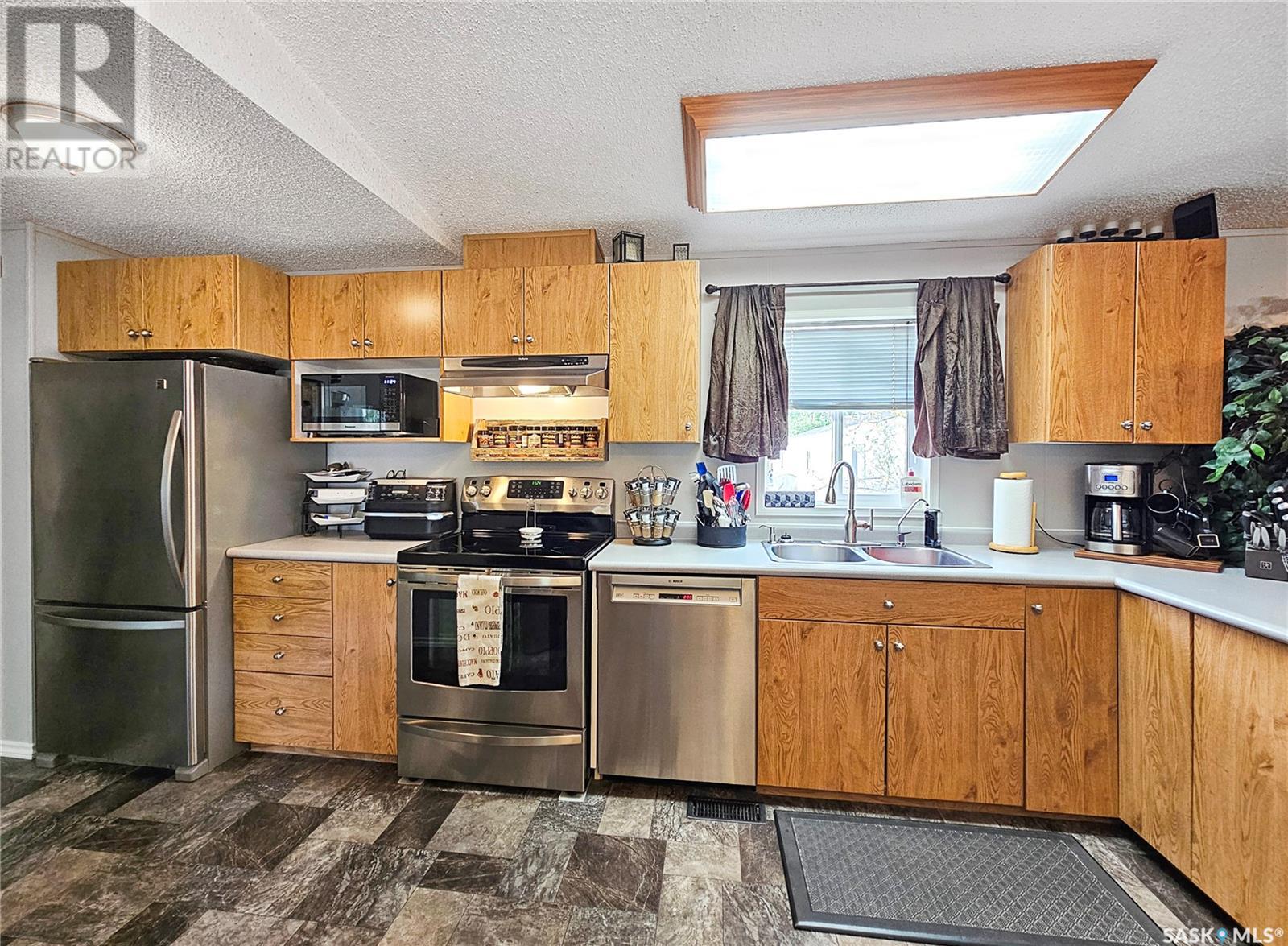 Single Family House Mobile Home for Sale in  Prairie Sun COURT Swift Current 