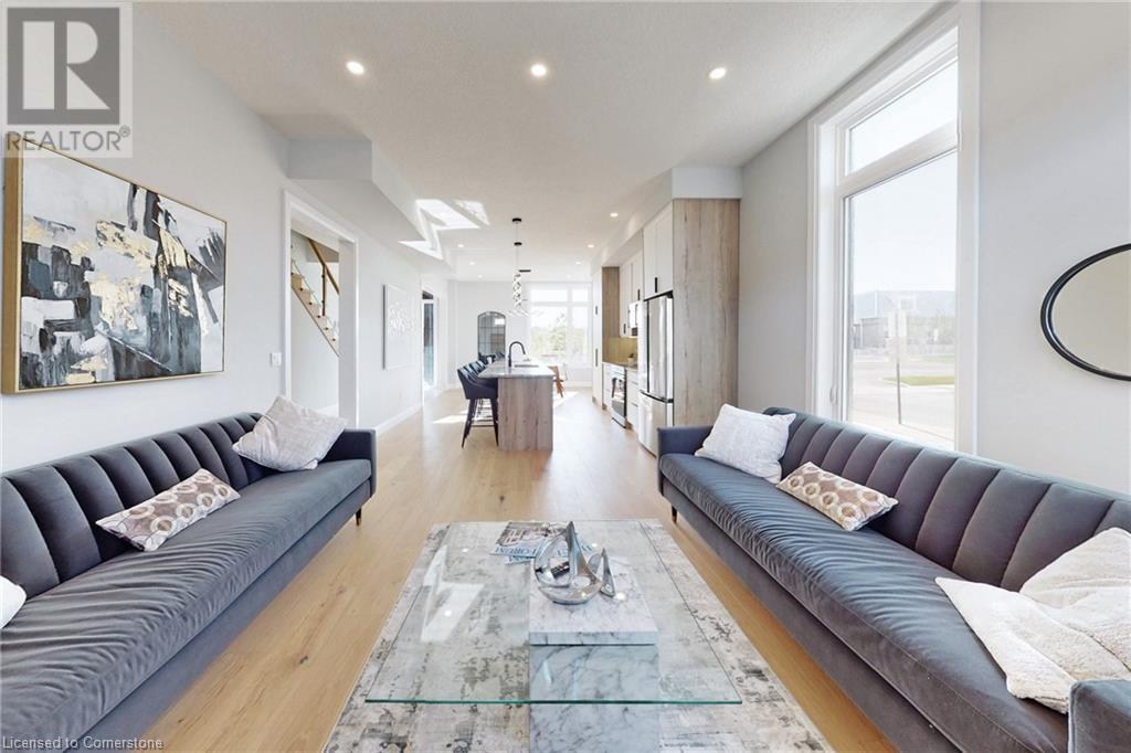 Photo 18 of 39 Wellspring Way, Pelham ON