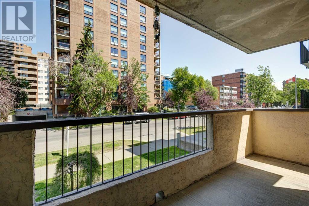 Single Family House High rise for Sale in    Avenue SW Beltline Calgary 