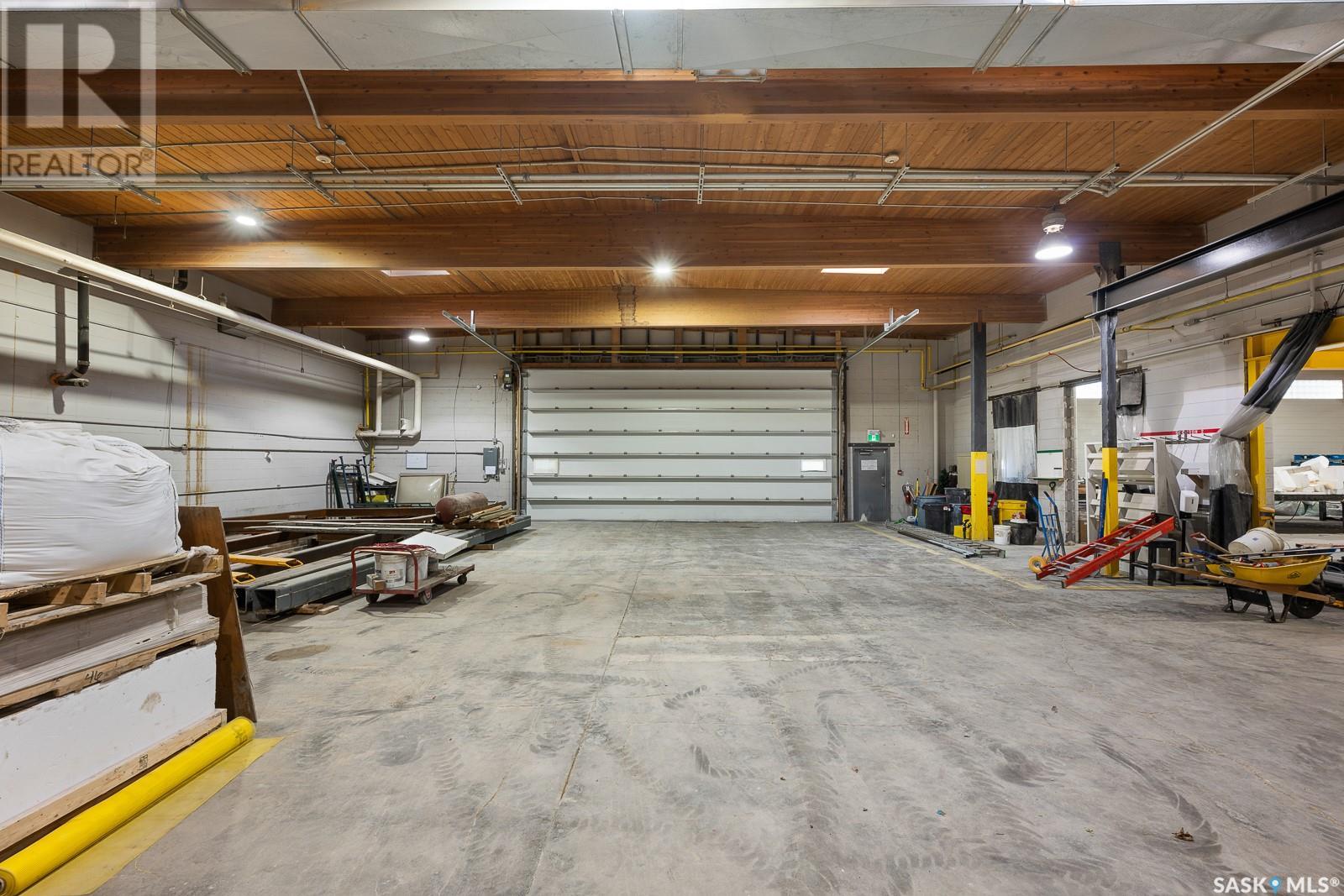 Photo 10 of 461 Athabasca Street, Moose Jaw SK