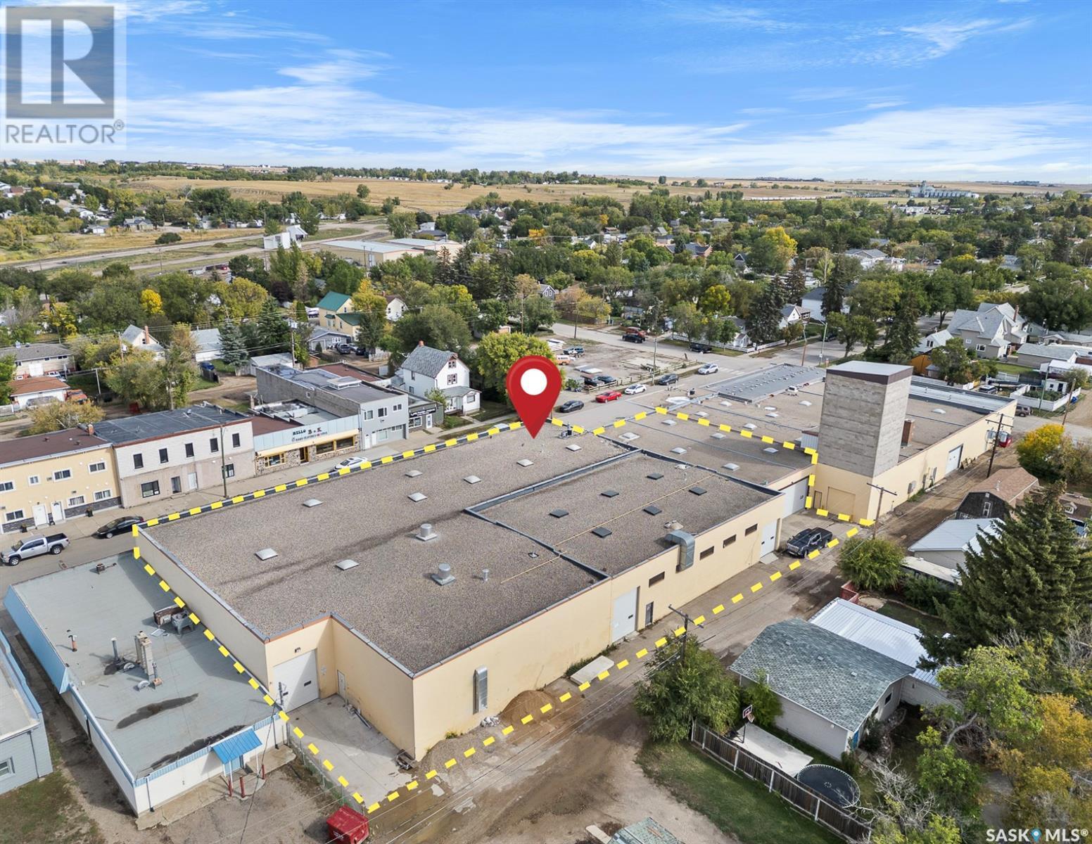 Photo 2 of 461 Athabasca Street, Moose Jaw SK
