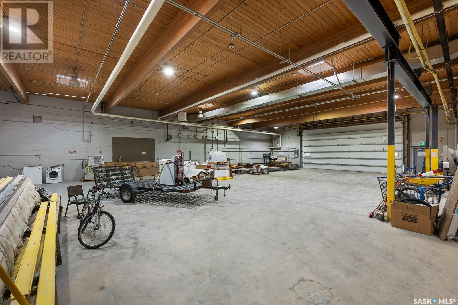 Photo 9 of 461 Athabasca Street, Moose Jaw SK