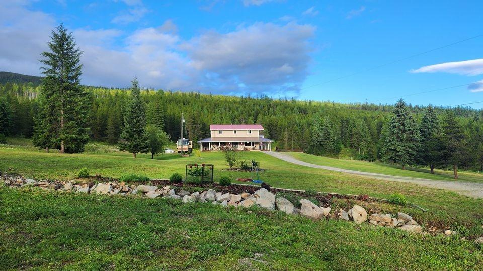 7960 Highway 3, Yahk