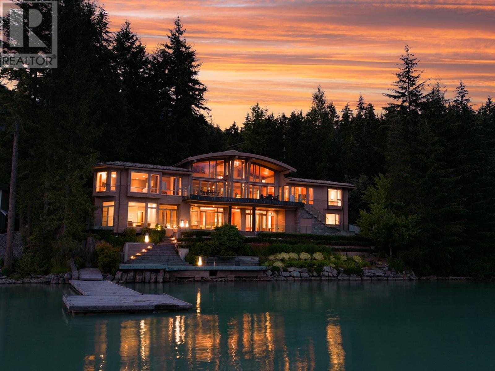 8993 Trudys Landing, Whistler