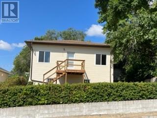 Single Family House Raised bungalow for Sale in  th AVENUE NW Swift Current 