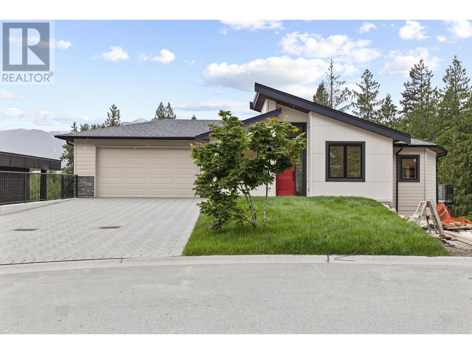 37 3385 Mamquam Road, Squamish