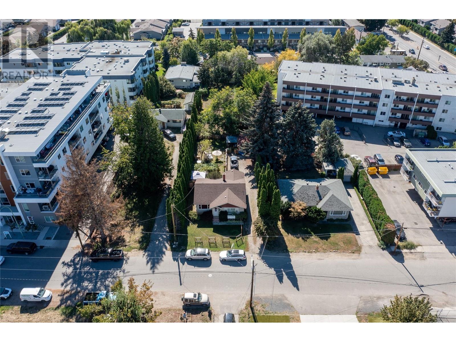 Pacific Avenue, Kelowna