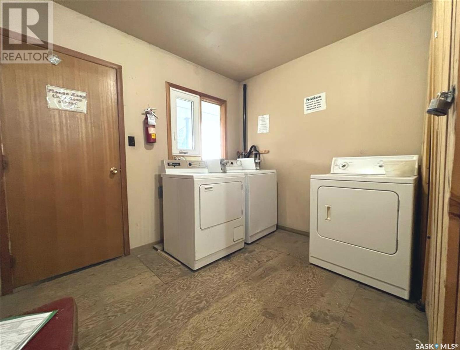 Photo 6 of 211 2nd Avenue Ne, Swift Current SK