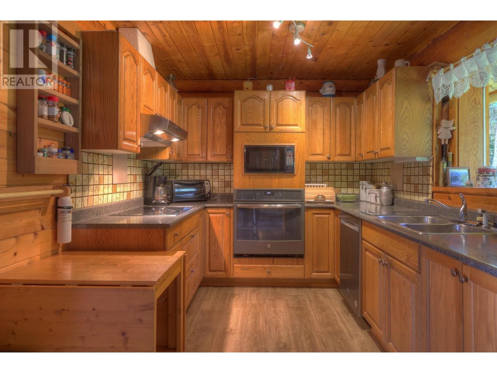 3472 BROOKS PLACE, Horsefly